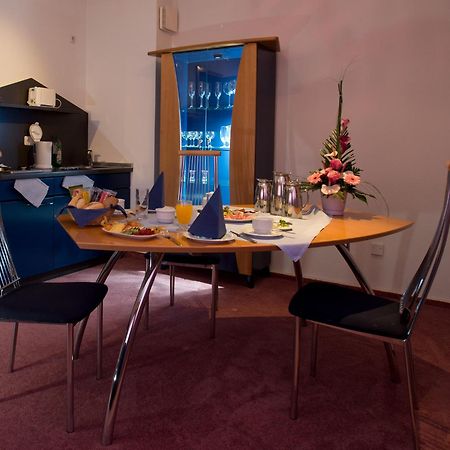 Hotel Bavaria ブレーナ エクステリア 写真