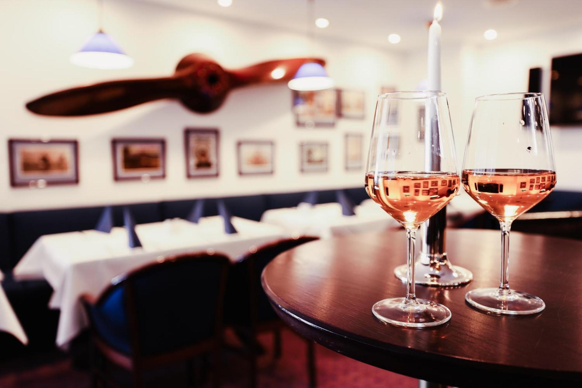 Hotel Bavaria ブレーナ エクステリア 写真